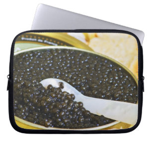 Capa Para Notebook Caviar preto e uma colher de madrepérola para