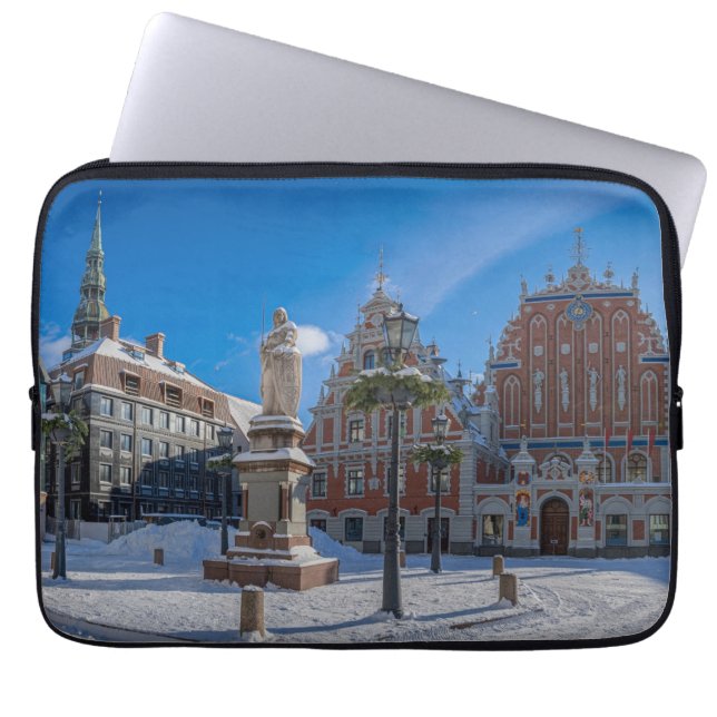Capa Para Notebook Centro histórico de cidades em Riga, Letónia (Frente)
