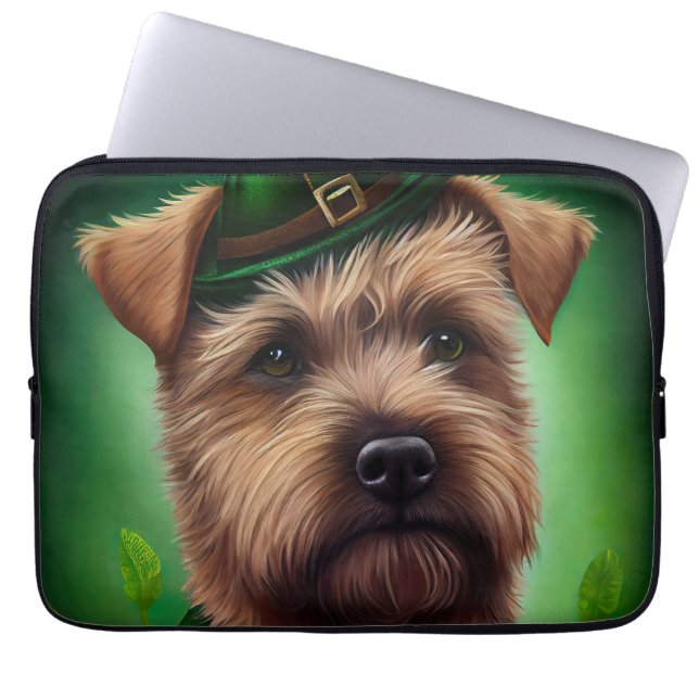 Capa Para Notebook Chesapeake Bay Terrier na Rua. (Frente)