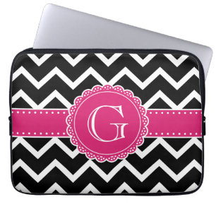 Capa Para Notebook Chevon Preto de Monograma com Flor Rosa Quente