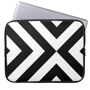 Capa Para Notebook Chevrons Pretos e Brancos