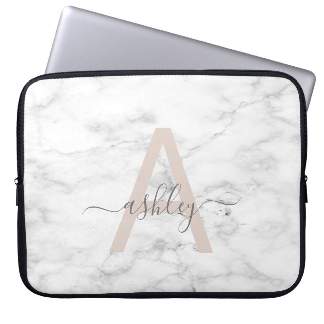 Capa Para Notebook Chic Blush White Marble Script Name Monogramo (Frente)