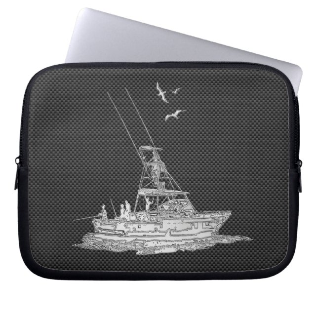 Capa Para Notebook Chrome Fishing Boat on Carbon Fiber Decor (Frente)