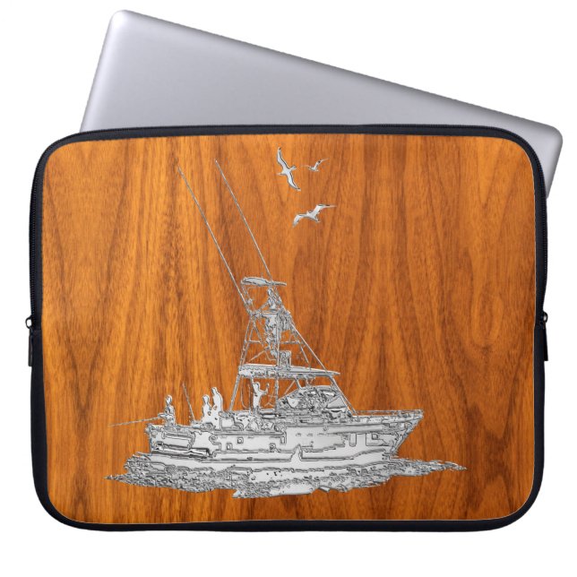 Capa Para Notebook Chrome Fishing Boat on Teak Wood Grain Decor (Frente)