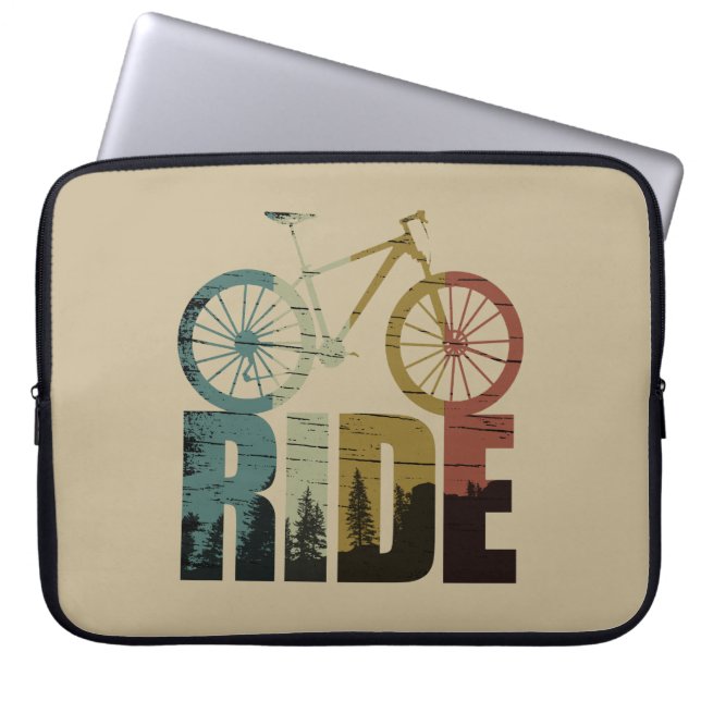 Capa Para Notebook ciclista de montanhas (Frente)