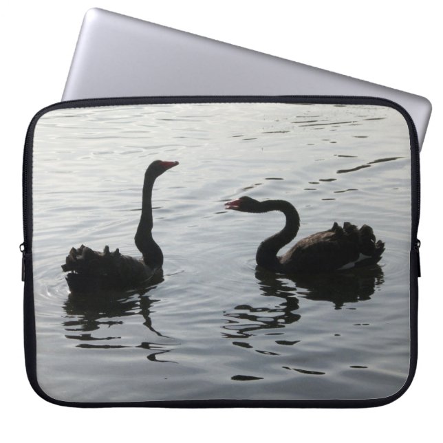 Capa Para Notebook Cisnes Negras saudando umas às outras (Frente)