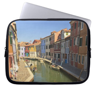 Capa Para Notebook Cisnes no canal, Ilha de Burano, Veneza, Itália