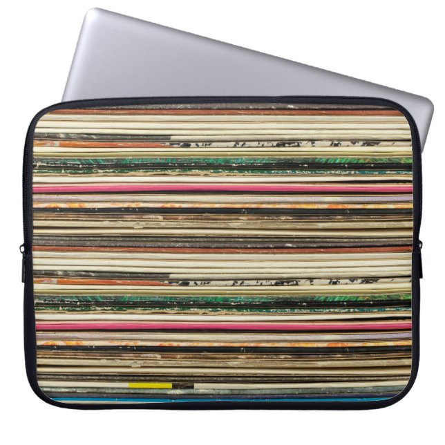 Capa Para Notebook Cobrir de cartão gravado antigos empilhados em pil (Frente)