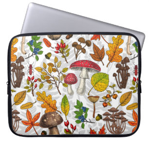 Capa Para Notebook Cogumelos de outono, folhas, nozes e bagas sobre b