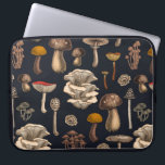 Capa Para Notebook Cogumelos Selvagens em preto de grafite<br><div class="desc">Vários cogumelos selvagens desenhados à mão,  padrão vetorial</div>