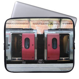 Capa Para Notebook Comboio prata e vermelho