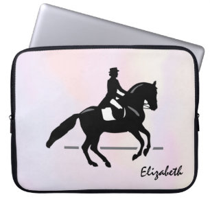 Capa Para Notebook Controle de Dressage Elegante em um Plano de Fundo