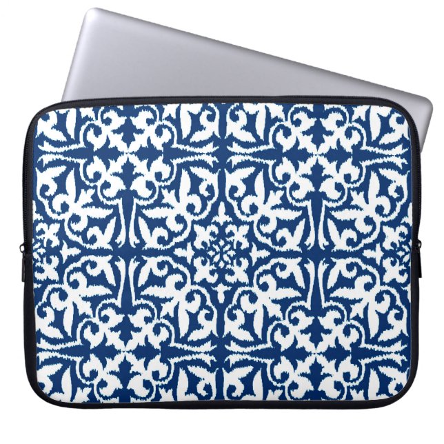 Capa Para Notebook Cor damasco Ikat - Azul Cobalto e Branco (Frente)