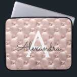 Capa Para Notebook Cora o monograma elegante Dourado do vintage do<br><div class="desc">Coram elegante Dourados do rosa do rosa,  caso do monograma do vintage. Este caso pode ser personalizado para incluir seus inicial e nome.</div>
