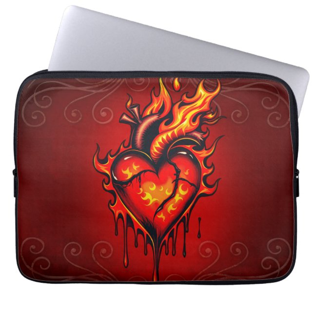 Capa Para Notebook Coração inflamável. (Frente)