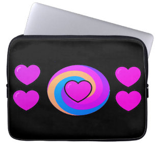 Capa Para Notebook Corações e Arco-íris em um Fundo Preto