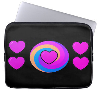 Capa Para Notebook Corações e Arco-íris em um Fundo Preto