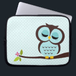 Capa Para Notebook Coruja bonito do Aqua<br><div class="desc">Os eletrônicos à moda sleeve características que uma ilustração bonita do vetor de uma coruja se empoleirou em um ramo de árvore.</div>