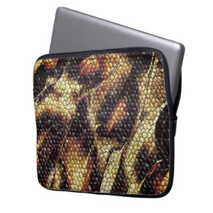 Capa Para Notebook Couro réptil com manchas amareladas e castanhas?