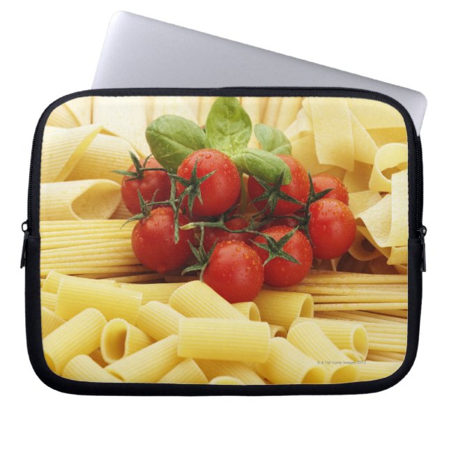 Capa Para Notebook cozinha italiana. Massas e tomates. (Frente)