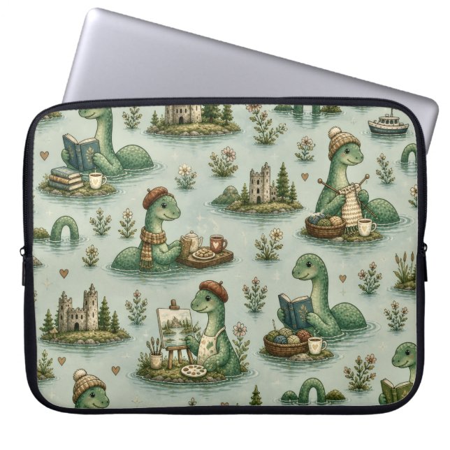 Capa Para Notebook Criptídeos Aconchegantes Nessie Monstro do Lago Ne (Frente)