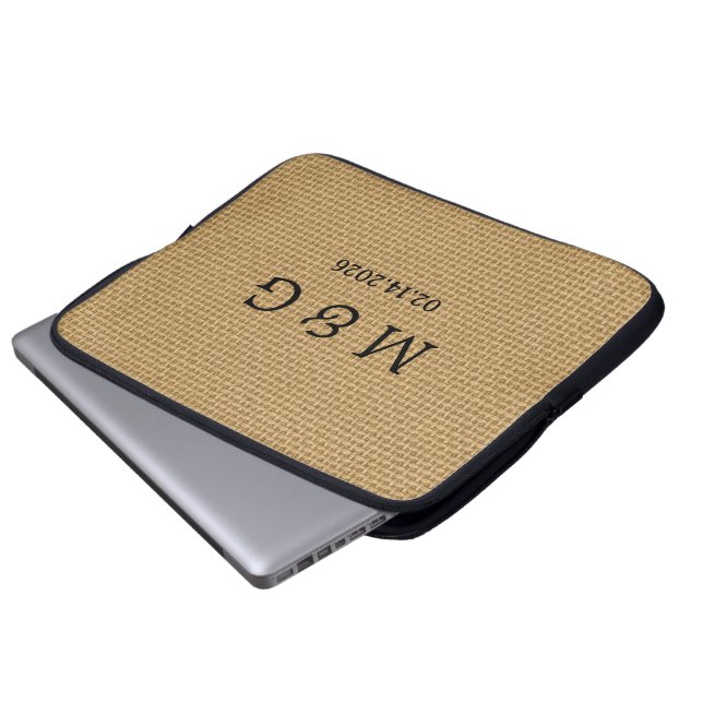 Capa Para Notebook Data de Monograma Personalizado no Padrão de Juta  (Frente Inferior)