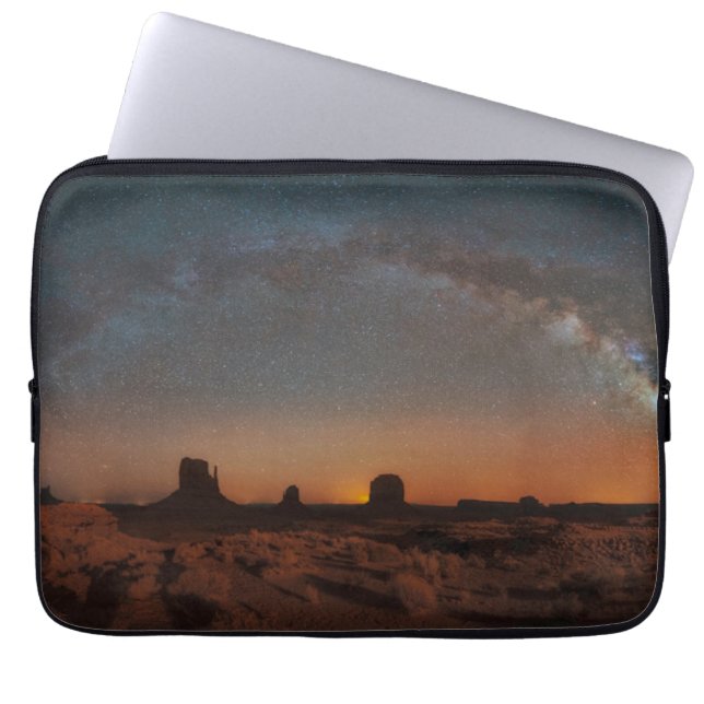 Capa Para Notebook Deserts | Starry Sky Over A Desert Landscape (Frente)