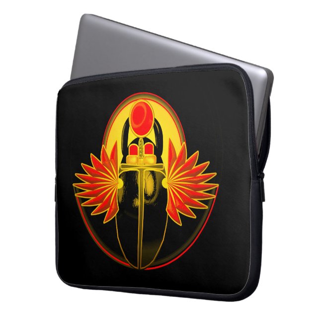 Capa Para Notebook Deus Kherpi do Sol Ascensão, escaravelho. (Frente Esquerda)