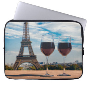 Capa Para Notebook Dois copos de vinho com torre Eiffel