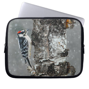 Capa Para Notebook Downy Woodpecker em Neve - Foto Original