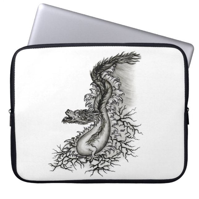Capa Para Notebook Dragão chinês, Design preto e branco em tatuostilo (Frente)