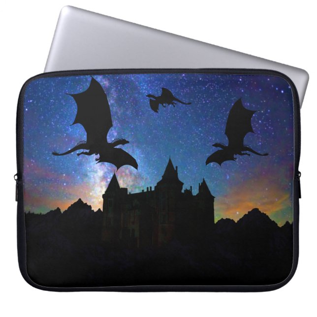 Capa Para Notebook Dragões que voam, castelo estrelado da meia-noite (Frente)
