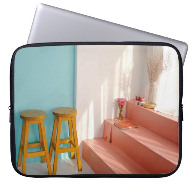 Capa Para Notebook Duas fezes de bar de madeira amarela (Frente)