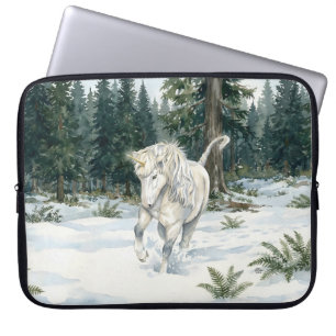 Capa Para Notebook Dyfra Unicórnio Islandês Brincando na Floresta Nev