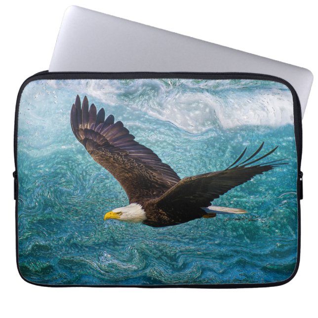 Capa Para Notebook Eagle Sofrendo acima da tempestade (Frente)