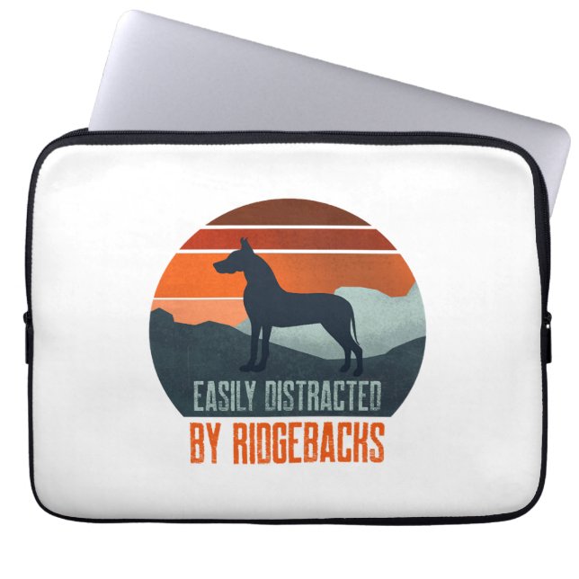 Capa Para Notebook Easily Distracted By Ridgebacks Dog Walking (Frente)