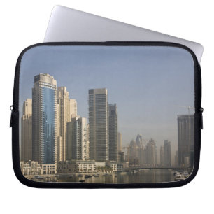 Capa Para Notebook EAU, Dubai. Torres Marina com barcos em âncora.