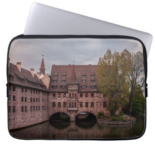 Capa Para Notebook Edifício histórico ao pôr do sol em Nuremberga, Al