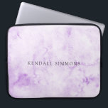 Capa Para Notebook Elegante de Aquarela Puro<br><div class="desc">Bolsa de laptop elegante com seu nome sobre um fundo de cor d'água roxa pintado manualmente.</div>