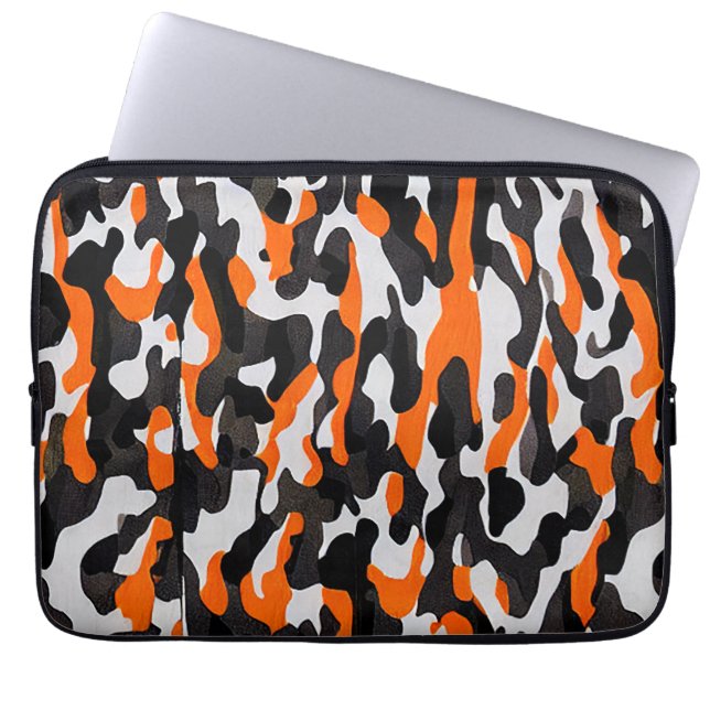 Capa Para Notebook Eletrônicos pretos de padrão de camuflagem laranja (Frente)