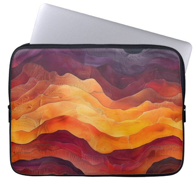 Capa Para Notebook Ember Strata – Abstract Layers of Earth and Fire (Frente)