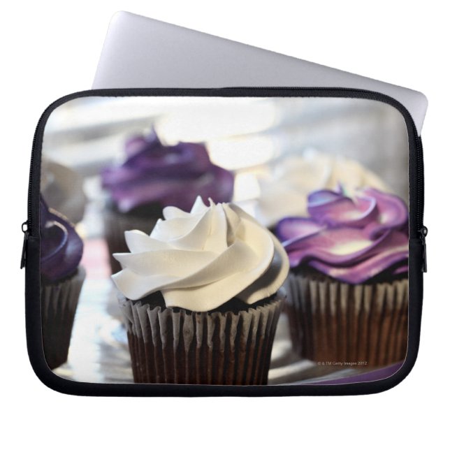 Capa Para Notebook Encerramento de cupcakes com foco seletivo em (Frente)