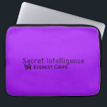 Capa Para Notebook Engraçado personalizado em Violeta Brilhante<br><div class="desc">O trabalho de arte apresenta uma tipografia personalizável que lê "Secret Intelligence by [Name]" em cores vívidas,  violetas azuis. Personalize este item adicionando seu nome. Para solicitações ou perguntas especiais,  entre em contato com o artista em wafadahdalcreates@gmail.com. © Wafa Y. Dahdal - Todos os direitos reservados.</div>