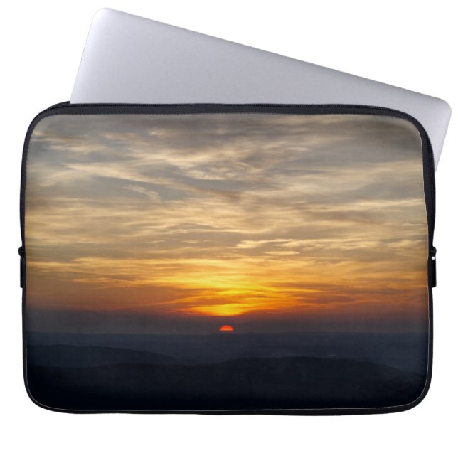 Capa Para Notebook Entre as Nuvens (Frente)