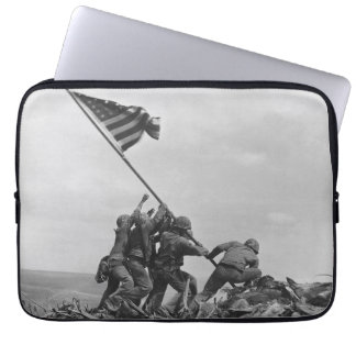 Capa Para Notebook Erguendo a Bandeira em Iwo Jima