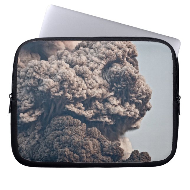 Capa Para Notebook Erupção vulcânica de Eyjafjalljokull (Frente)
