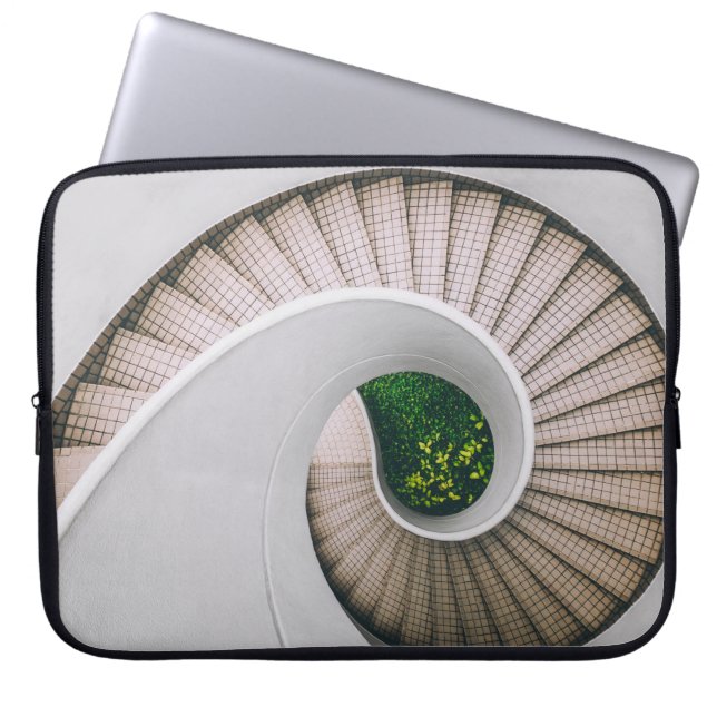 CAPA PARA NOTEBOOK ESCADAS ESPIRITUOSAS CONCRETAS BRANCAS E RODADAS (Frente)