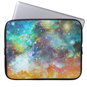 Capa Para Notebook Espaço futurístico, fundo nebuloso estrelado.