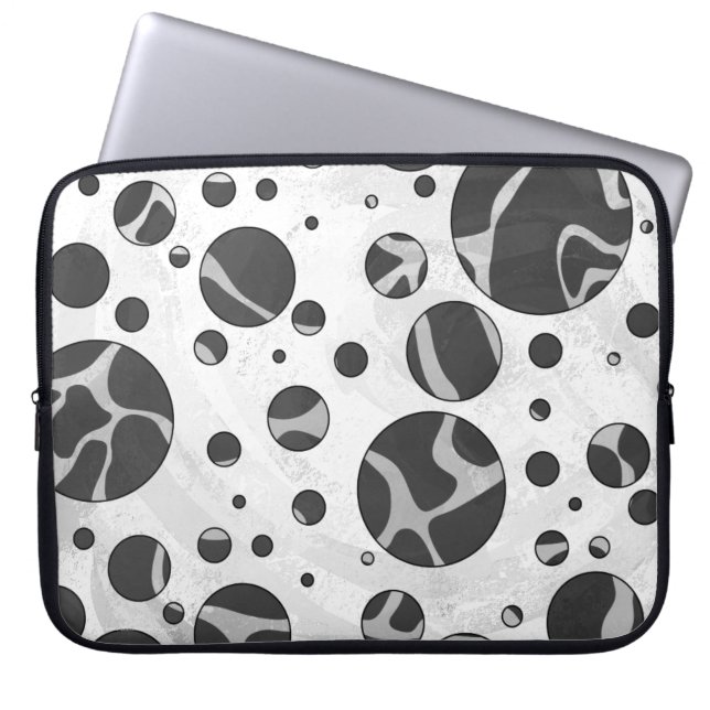 Capa Para Notebook Estampa de Girafa com Pontos Pretos e Cinza Claro (Frente)