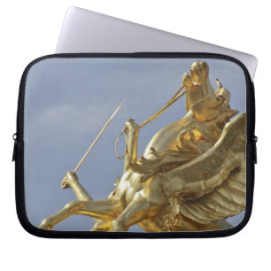 Capa Para Notebook estátua de Pégaso na ponte Pont Alexander III